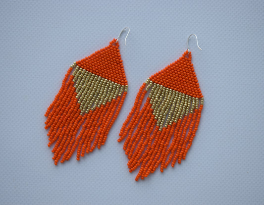 Fringe bead earrings in minimalist style