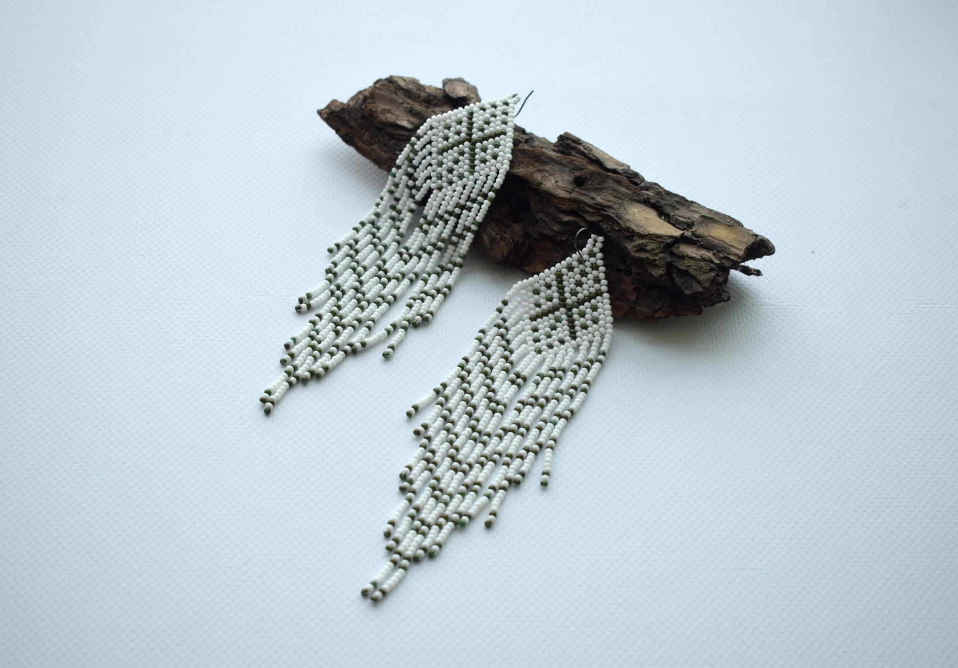 Rhoumbus fringe bead earrings